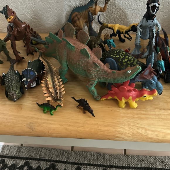 Dinosaur Action Figures - Picture 2 of 4